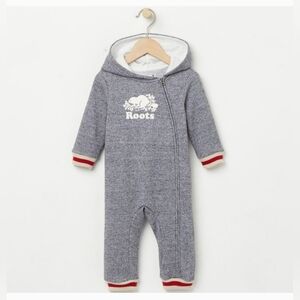 Roots Cabin Baby romper one piece salt and pepper 12-18 months A2